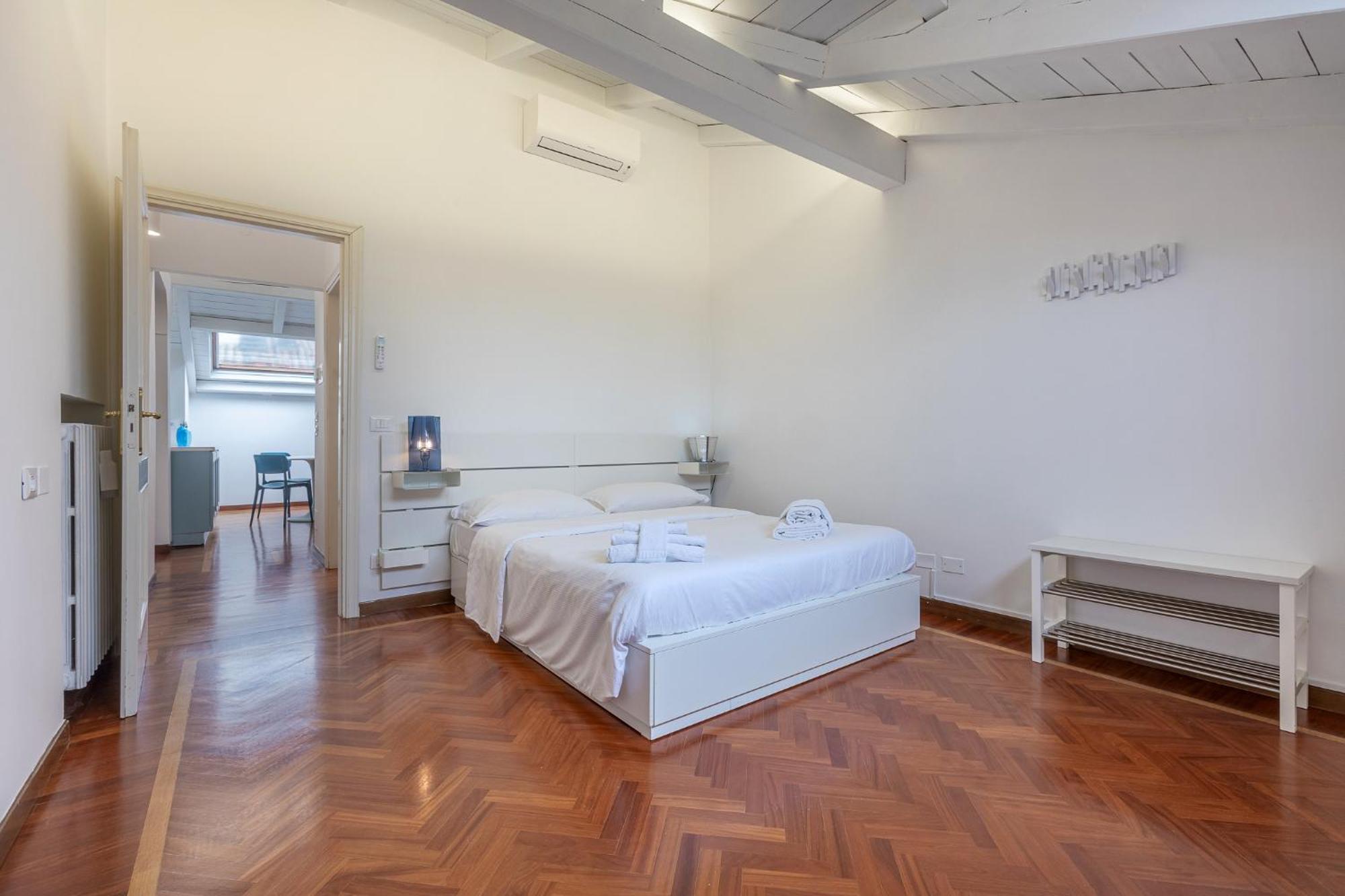 Pratello Elegante E Raffinata Mansarda Apartment Bologna Bagian luar foto